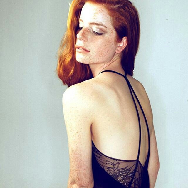 Lucine Althea: <a href="/Moon_Healer/">Lucine Althea / parody</a> 
Lycan 

Daughter of <a href="/DrTimothyAlthea/">Timothy Althea || parody</a>. Town Doctor with a heart of gold, who's always willing to lend a hand.