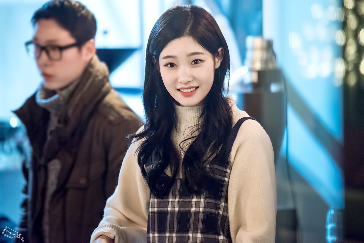 chaeyeonpics's tweet photo. 161201 ♡ cutest girl in the world
©: toothpaste1201 https://t.co/jHldLEkn5d