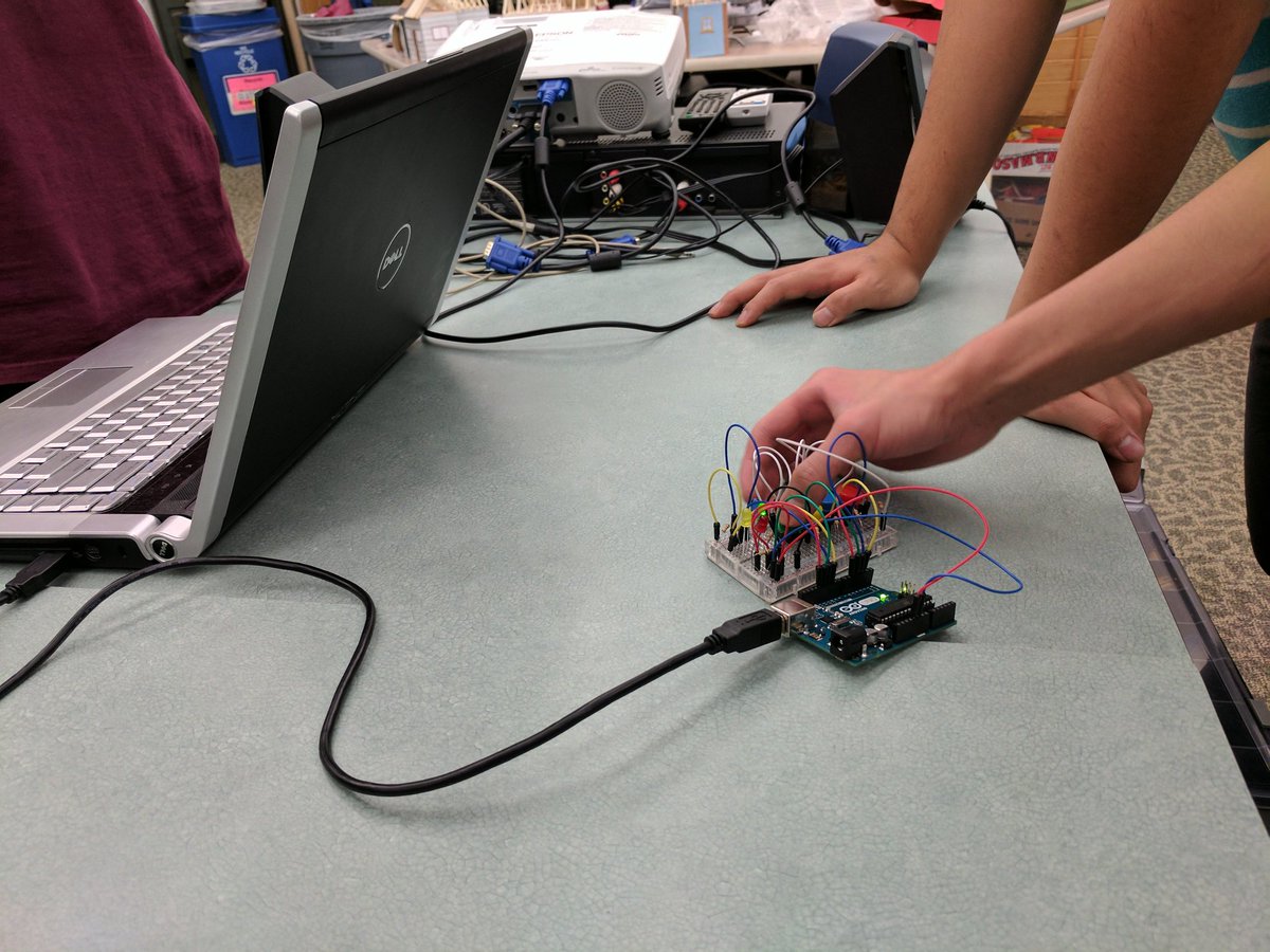 hthshacks's tweet photo. Light Memory is a level-based hardware memory game! #localhackday #hthshacks https://t.co/cQRNaXyhKm