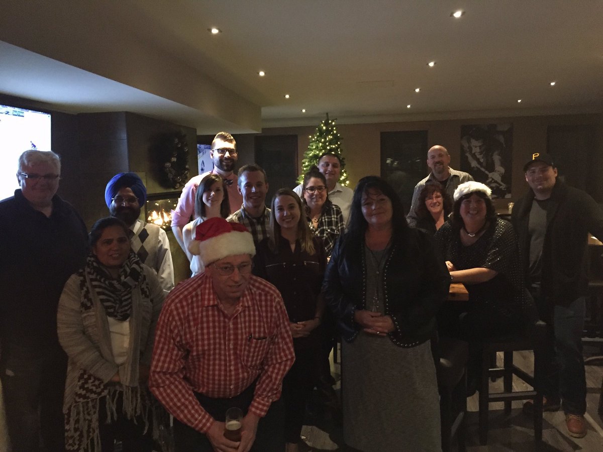 engagedshopping's tweet photo. enjoying our Xmas Party at @crookedcue - eat, drink & pool - great service, great food - cheerful times - #MerryChristmas to y'all #VIDPro https://t.co/HBJMb9nrcW