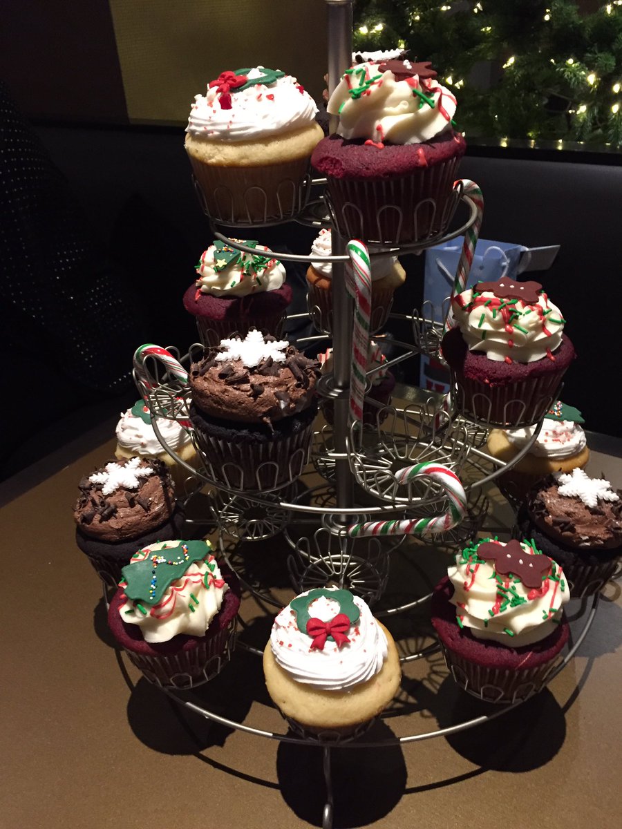 engagedshopping's tweet photo. enjoying our Xmas Party at @crookedcue - eat, drink & pool - great service, great food - cheerful times - #MerryChristmas to y'all #VIDPro https://t.co/HBJMb9nrcW
