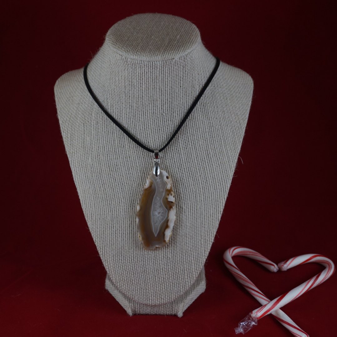 ShopAdventures's tweet image. Agate stones are actually only $12 this weekend! I totally messed up the price 🙈 available on TiedyedAdventures.bigcartel.com Necklace cord included
