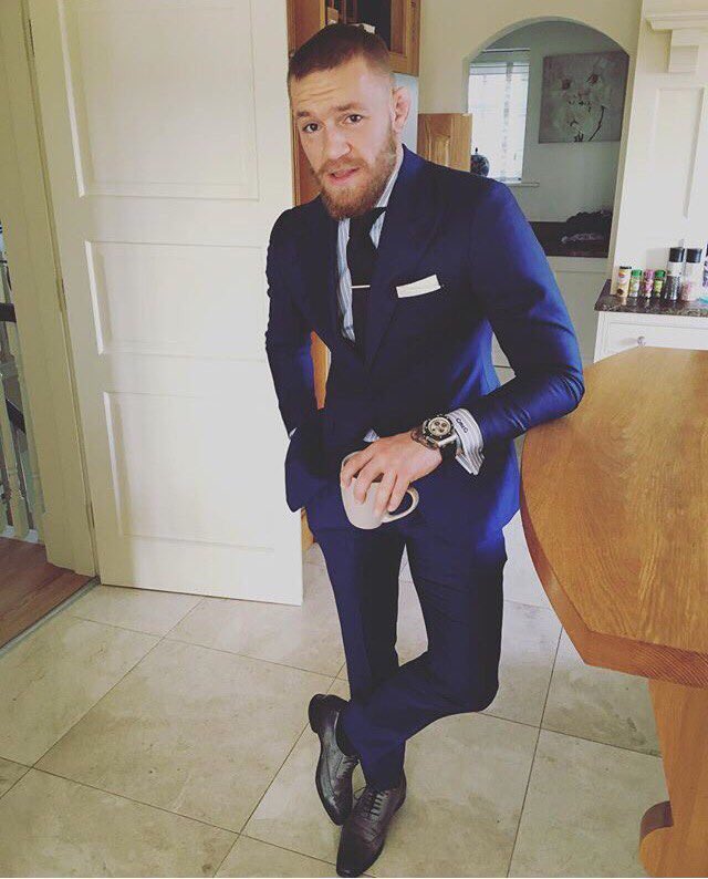 Urlisvalid's tweet image. Настоящий мужчина должен уметь делать три вещи: принимать решения, зарабатывать деньги и заниматься сексом.