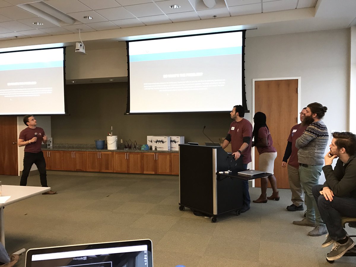 DomEnterprises's tweet photo. Team Hopper presents "DANO" focusing on real-time data #hackdataHR https://t.co/8aiUCciJxh