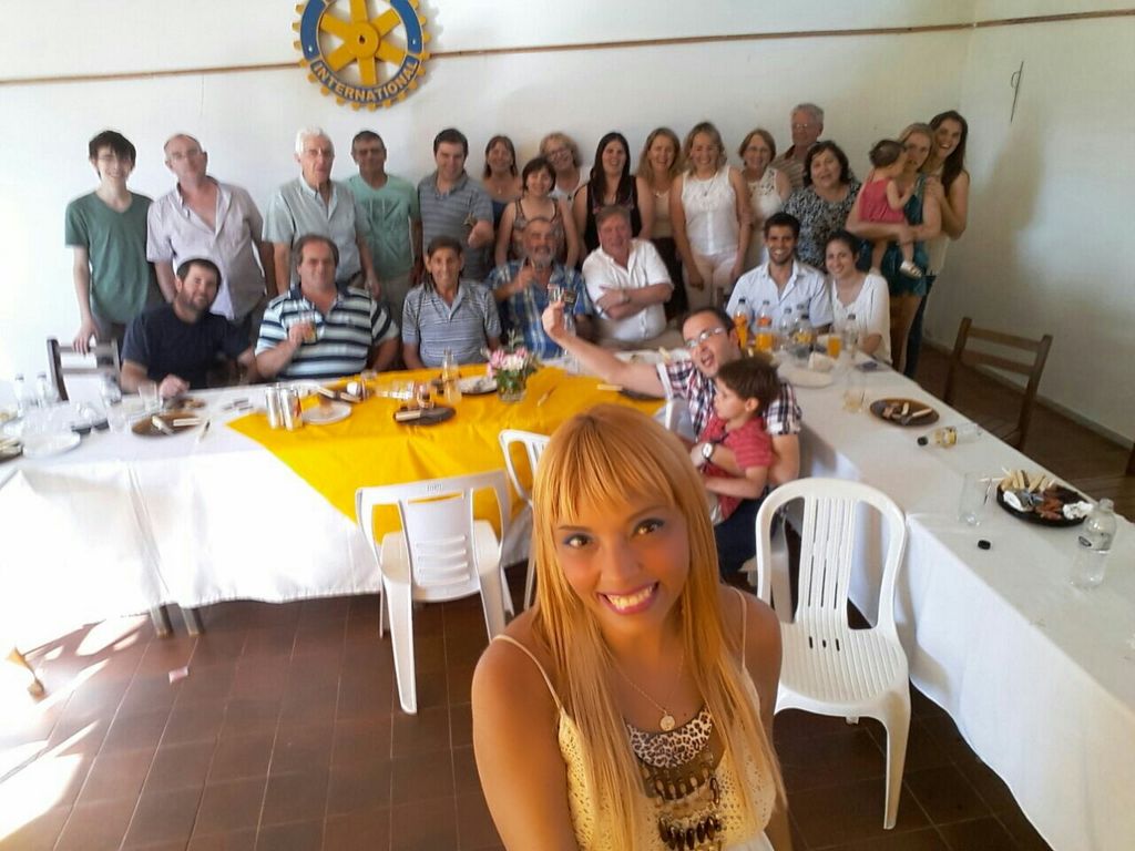 Sexologacaro's tweet photo. Lindo lindo gente linda!!! Compartiendo momentos #enColonia https://t.co/vbfvZ26qIb