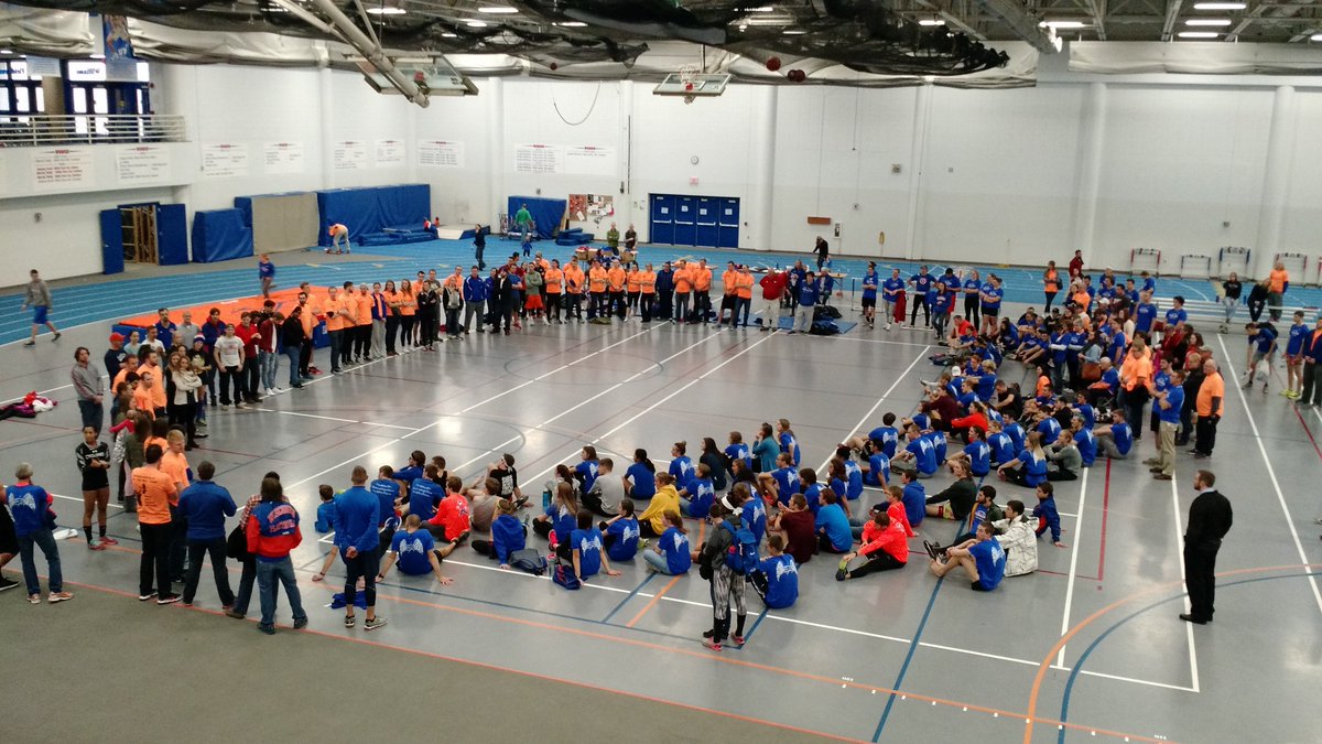 TrackCoachYoung's tweet photo. Great showing of alumni! Great to see everyone back! https://t.co/9oBPk7xJI7