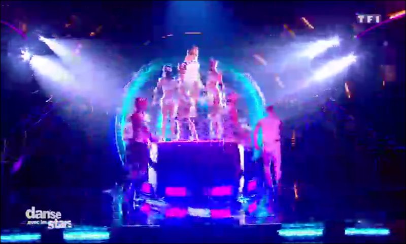 <a href="/KarineFerri/">Karine Ferri</a> et <a href="/YannAlrick/">Yann-Alrock</a> sur Laissez moi dancer de Dalida#DALS