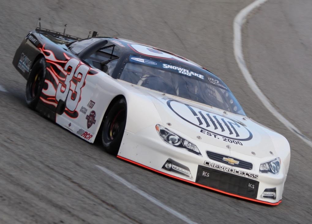 RacingAmerica's tweet photo. #SnowballDerby: Carter Stokes is on top of the sheet currently about 1/2 way through Snowflake qualifying. Watch: https://t.co/7csVgyTnCC https://t.co/sAFDY0Xik1