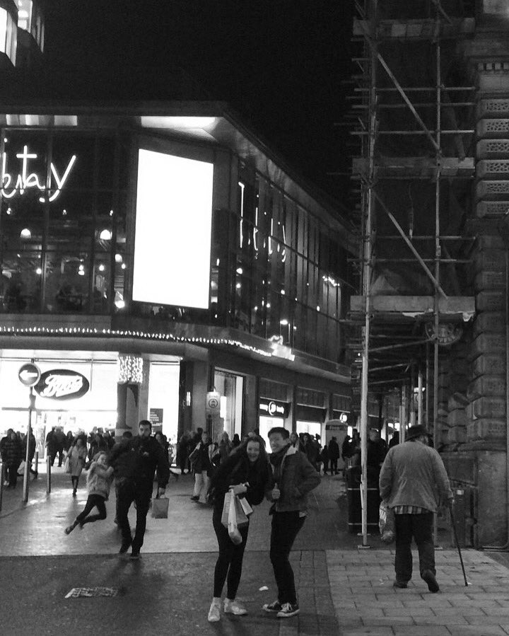 jem_annex's tweet photo. When you think you've taken a proper nice crimbo photo but instead capture a man chop drop his child https://t.co/Iv6K0wqXGL