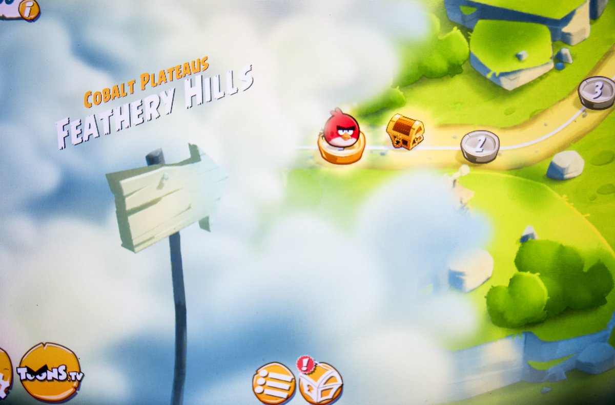 AndreiGherasim's tweet photo. @UnboxTherapy My Angry Birds 2 https://t.co/NZJZbQvQGS