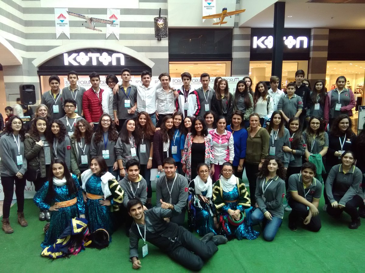 FRC, FLL, SosyalBen... Hep birlikte, el ele, daha büyük çalışmalara...

FRC, FLL, SosyalBen... Together, hand in hand, to bigger works...