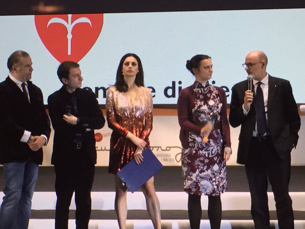 Cuffiedoro's tweet photo. #cuffiedoro Cuffie d'Argento Social a @RadioFragola @ComunediTrieste https://t.co/fooPFjtngD