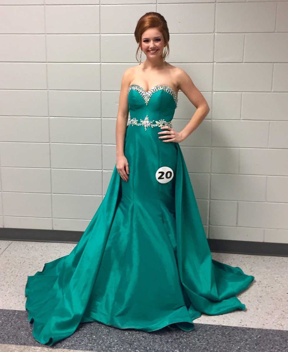 kylee_proffitt's tweet photo. Looks like a Southern Belle to me.👗 #pageant #green https://t.co/Cfnrybi4Ft