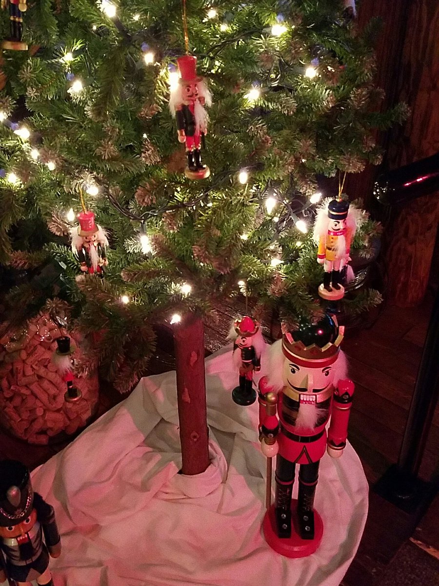 JonahsSeafood's tweet photo. @santa https://t.co/J5SZGAffV4