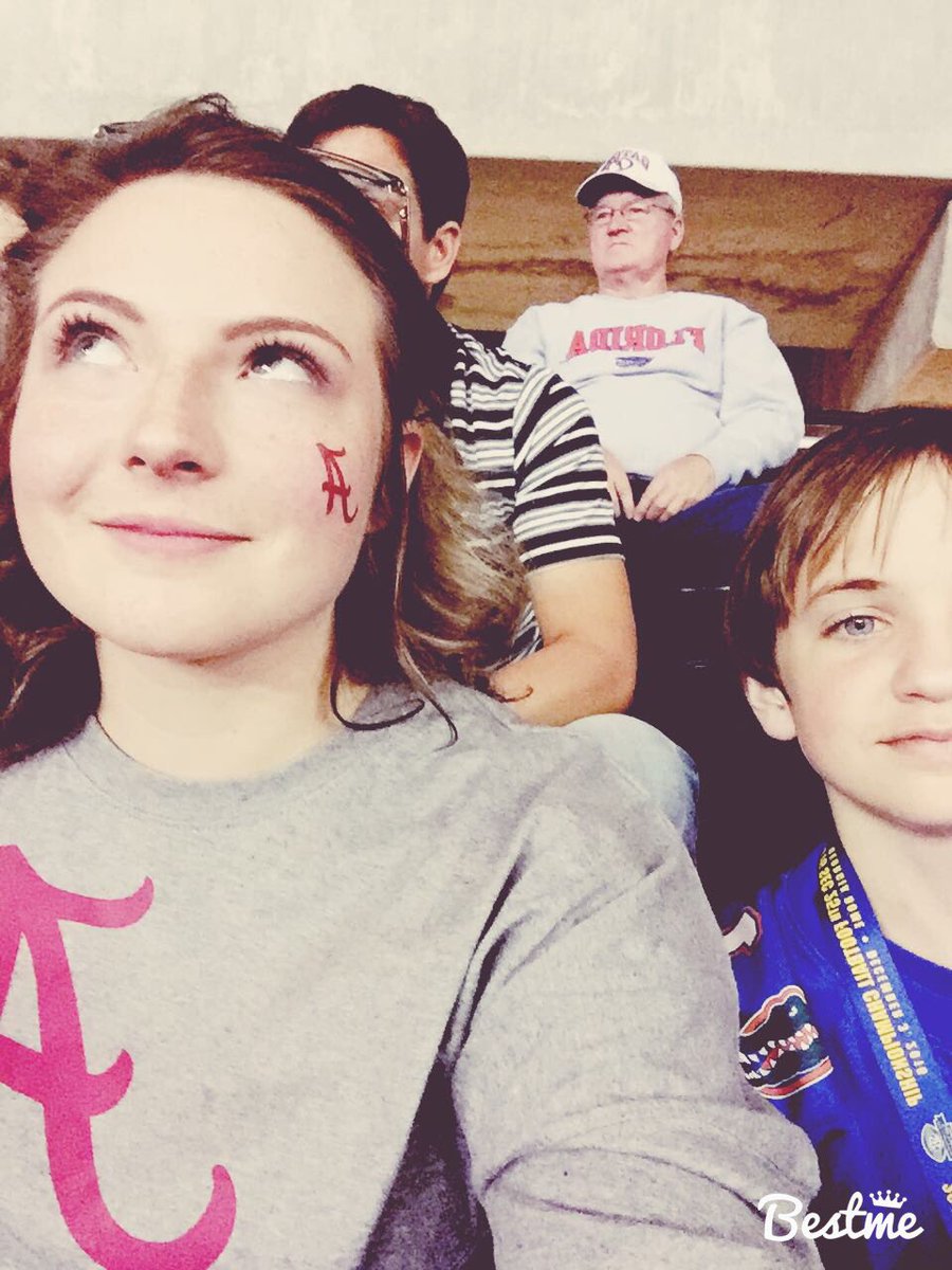 _Lindsey_Anne_'s tweet photo. This is the coolest thing in the world #SECChampionship #secatl #BuiltByBama #SECChamp25 #DrPepperGiveaway https://t.co/RcTO1qmytN