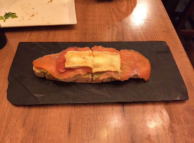 BestPlanForMe's tweet photo. El otro día cenamos en #Cocotito, un sitio al ladito de sol. La clara definición de bueno, bonito, barato. https://t.co/1Vy78Ceo8e 🍴#Madrid https://t.co/lMvwEhQD0F