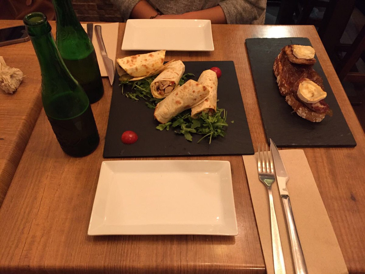 BestPlanForMe's tweet photo. El otro día cenamos en #Cocotito, un sitio al ladito de sol. La clara definición de bueno, bonito, barato. https://t.co/1Vy78Ceo8e 🍴#Madrid https://t.co/lMvwEhQD0F