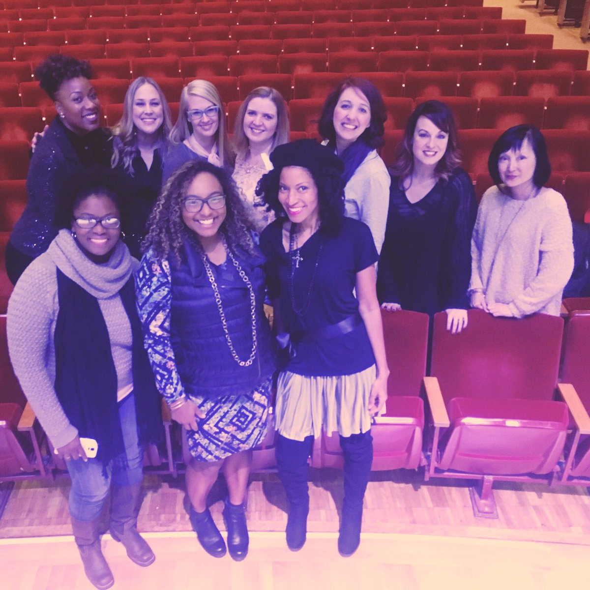 About to listen to <a href="/SNCmusic/">Straight No Chaser</a> with these lovely ladies! #illhaveanotherbaltimore #straightnochaser #gno #bloggers #ad