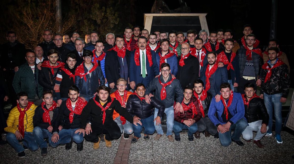 farukcelikcomtr's tweet photo. Bursa/Demirtaş Mahallesi'nde asker uğurlama törenine katıldık. Mehmetçiklerimizle halay çektik. https://t.co/kiGBSZfbvt