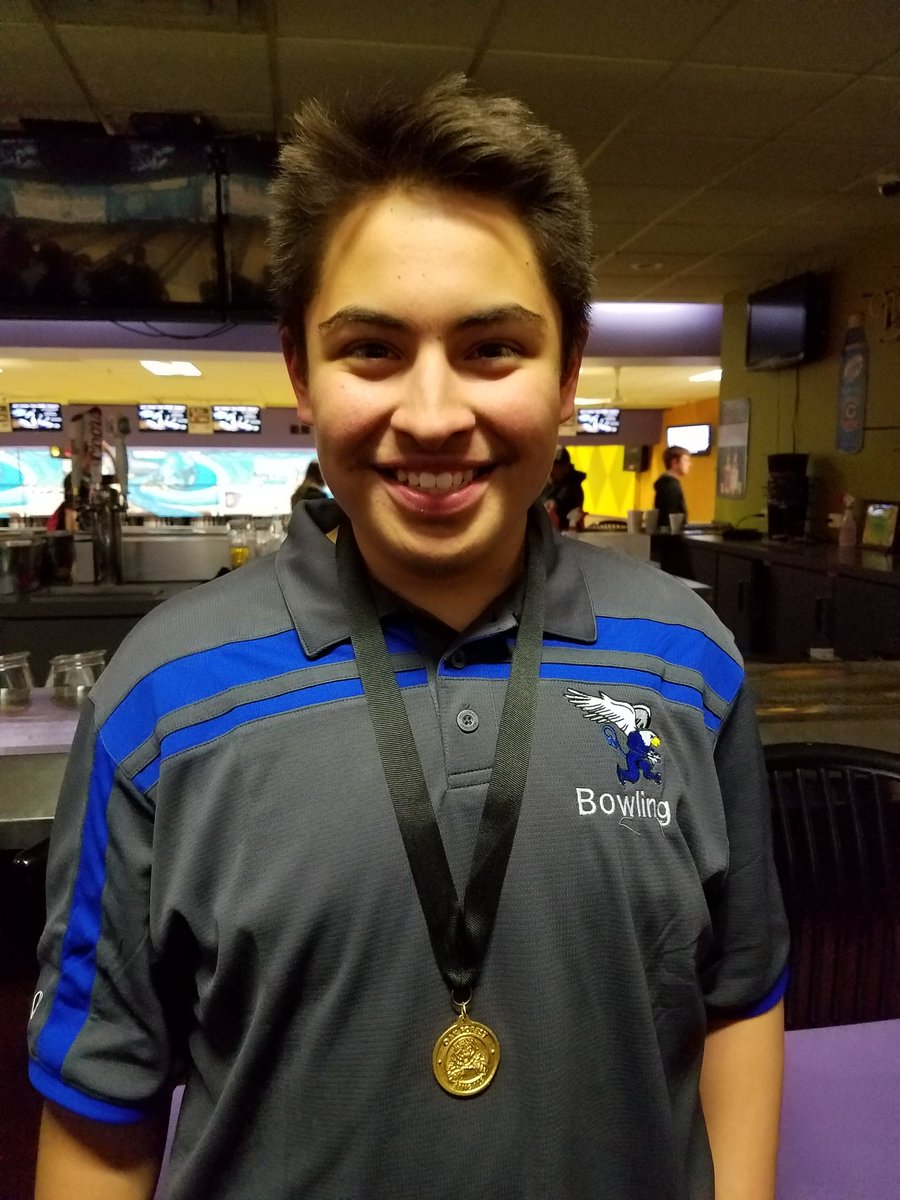 RandomOldguy's tweet photo. @Sean_Rash Demitri took 1st with a 1270 individual and his team took 2nd at his first freshman/sophomore invitational tournament. https://t.co/jdFpYhslrz