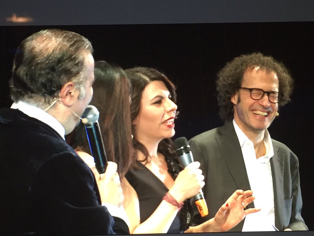 Cuffiedoro's tweet photo. #cuffiedoro Celebrity of the year @GeppiC @RaiRadio2 @RaiRadio1 https://t.co/tvwCb6uo8i