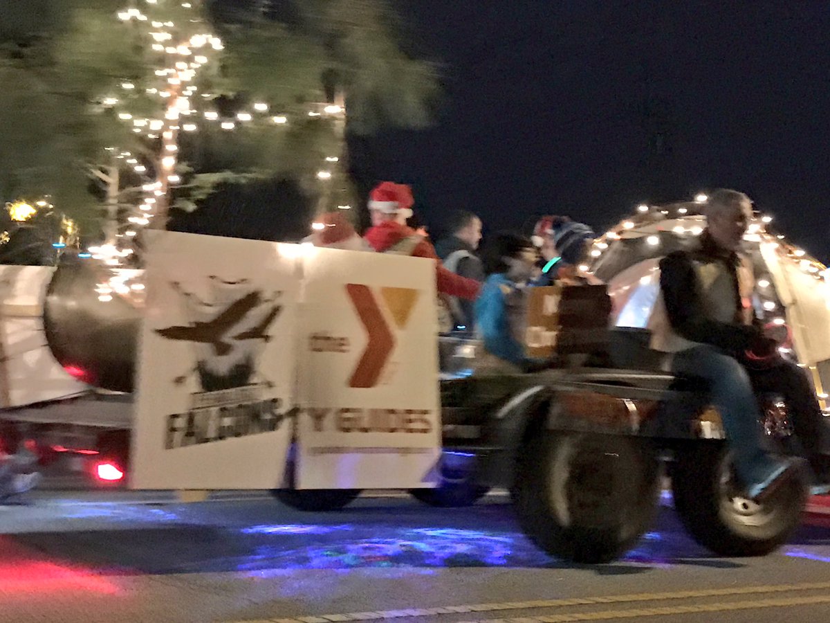 DavidBohmNC's tweet image. Spotted the Fearless Falcons in @DowntownApexNC Christmas Parade. #HowHow @ArapahoeNation