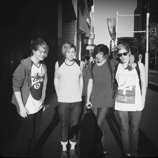 TeamWW5SOS's tweet photo. some pics the boys have shared with us today :)
laura https://t.co/NCbgRIfIgJ