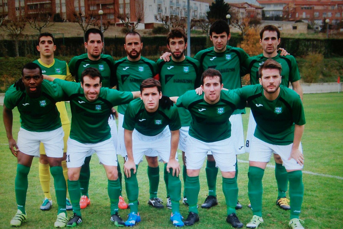 andoni_13's tweet photo. El lider! Con 2 juveniles en el11 y otro en el banko. Seguimos en el atico. https://t.co/ayriJbVyKz