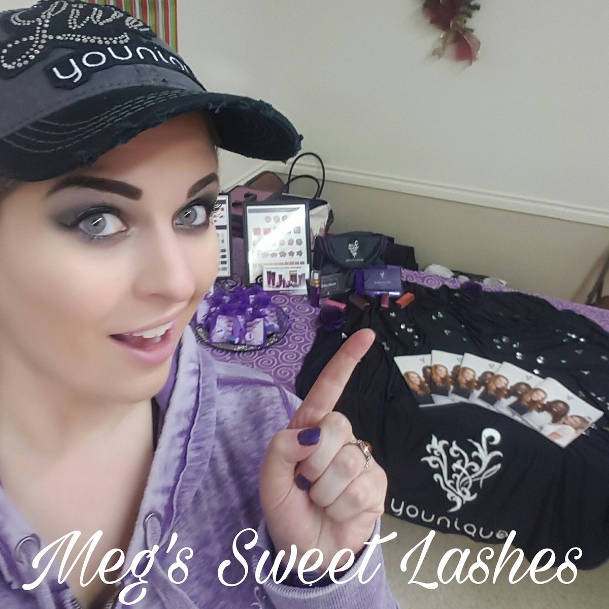 megssweetlashes's tweet photo. At Light Up Monroe Event! #youniquebymeganbland #megssweetlashes #mystyle #makeup #beauty #holiday #gifts #shopping #bossbabe #selftaught 💄🛍 https://t.co/zHuXniCAk5