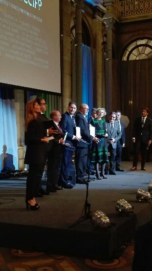 Elizabeth Rodrigues (@elizrodrigues94) on Twitter photo #LT #Porto  <a href="/ParisValdemarne/">Paris Val de Marne</a> recompensee pour 5 années de fidélité <a href="/CCIFP/">CCIFP</a> Obrigada ! #LT #Porto  <a href="/ParisValdemarne/">Paris Val de Marne</a> recompensee pour 5 années de fidélité <a href="/CCIFP/">CCIFP</a> Obrigada !
