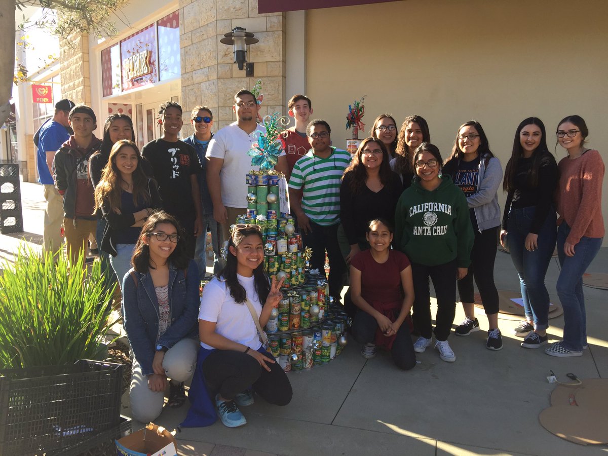 cihssnac1's tweet photo. @OUHSD CAN-Tree was a success! big thanks to our builders, make sure to check it out this weekend at the collection. #CANtree2016 https://t.co/gjnPLe48AM