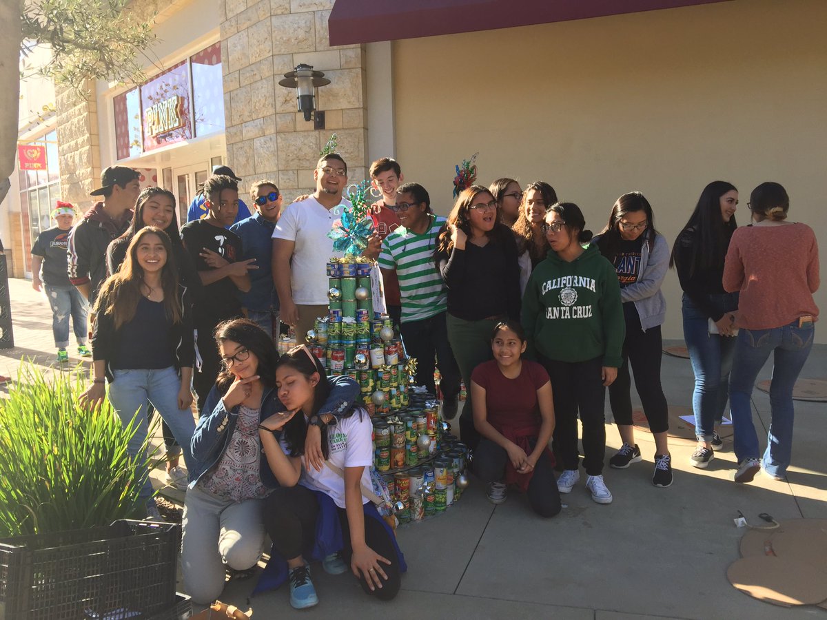 cihssnac1's tweet photo. @OUHSD CAN-Tree was a success! big thanks to our builders, make sure to check it out this weekend at the collection. #CANtree2016 https://t.co/gjnPLe48AM