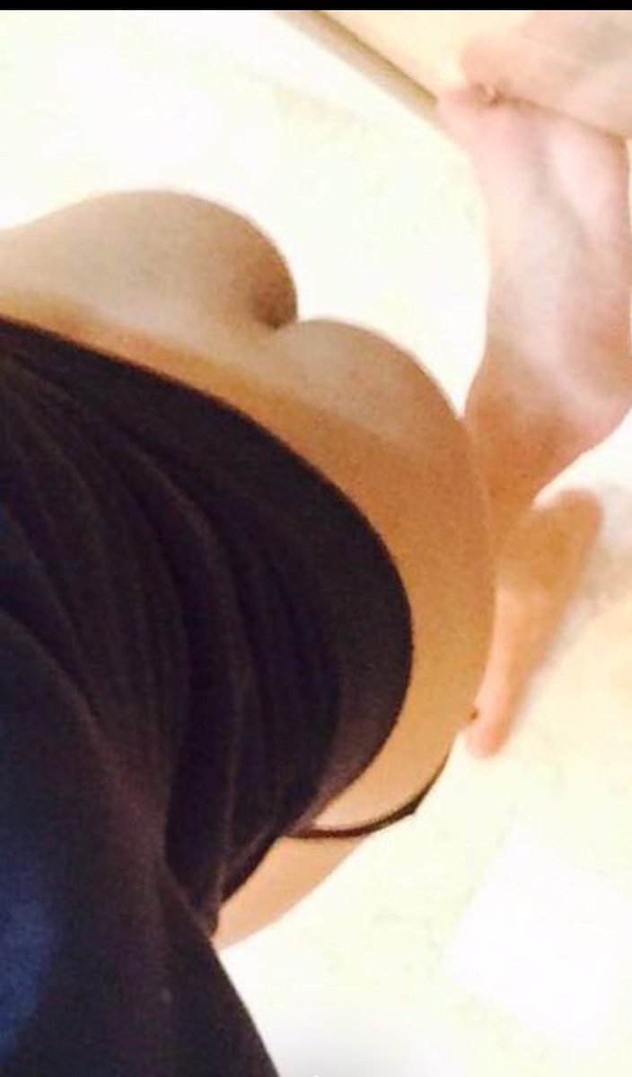 hmodtcy's tweet photo. رتويت حسابي القديم تهكر وهذا اليديد 
اول صوره 🍑💙
#سالب_موجب_ابوظبي_مبادل_توب_بوث_العين_بوظبي_الكويت_الرياض_جده_طيزي https://t.co/OUW2r75m6j