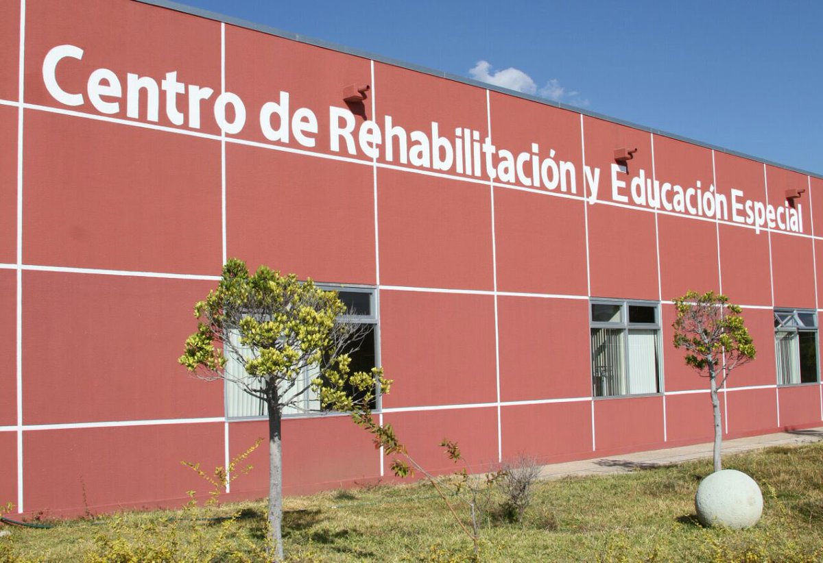 IvetteMurat's tweet photo. Recorrí las instalaciones del Centro de Rehabilitación y Educación Especial; desde el DIF #Oaxaca impulsaremos acciones para su beneficio. https://t.co/L5CVNbchKM
