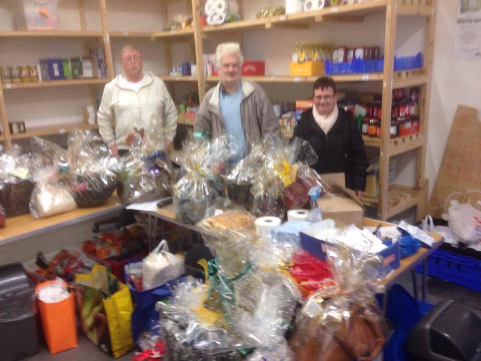 womankindcl's tweet photo. Our handbags for Christmas appeal is going well! 25 Handbag gifts and 15 crayon &amp; colouring book sets delivered to Clydesdale Foodbank today https://t.co/nbMedVV5MI