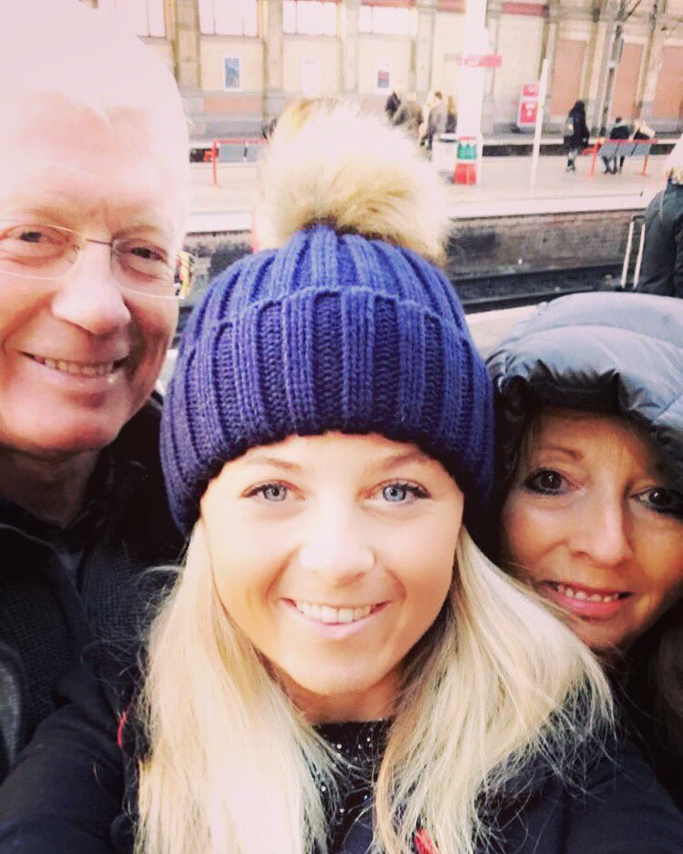 SarahEBrook7's tweet photo. Without the drive, inspiration and support you gave me, I wouldn't be the person I am today #ThankYou #AmazingParents #NumberOneSupporters https://t.co/TVOwZ0zToO