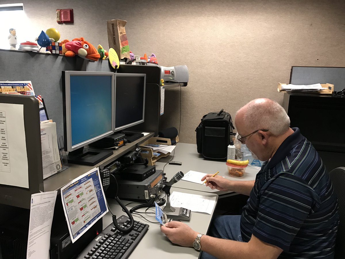 NWSHanford's tweet photo. NWS Hanford forecaster communicating with Tokyo, Japan and Melbourne, Florida on #SkywarnRecognitionDay #Skywarn16 https://t.co/Ts4BFBjnPs