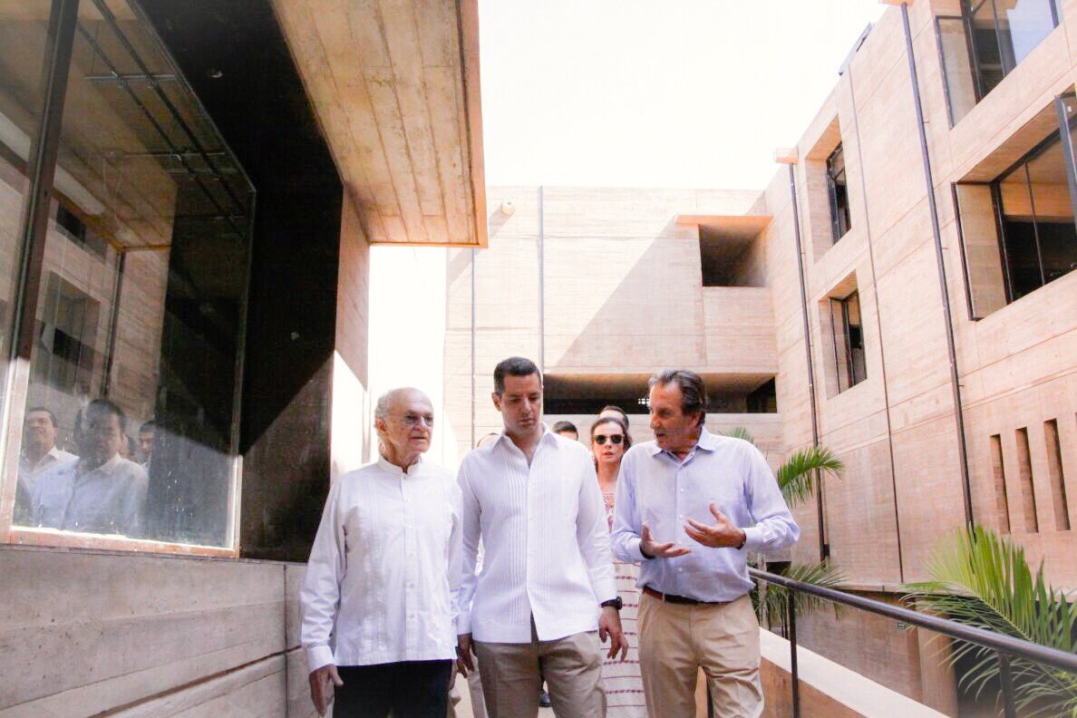 alejandromurat's tweet photo. Visité la obra en proceso de la Ciudad de los Archivos y el Centro de Convenciones, para así instruir a mi equipo y darle seguimiento. https://t.co/iQQWZCjhgi
