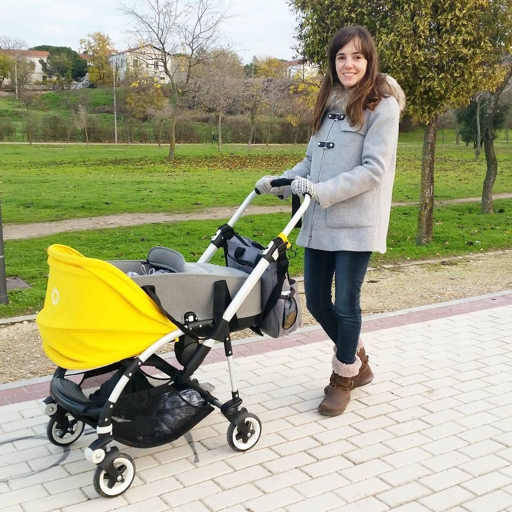 arita's tweet photo. Y de paseo con el muñeco #pablito💙 y nuestro súper #bugaboobee 💛 #bugaboobee3 #autumwalks … https://t.co/yDk5jhk0jU https://t.co/TdHy7A0Q6c