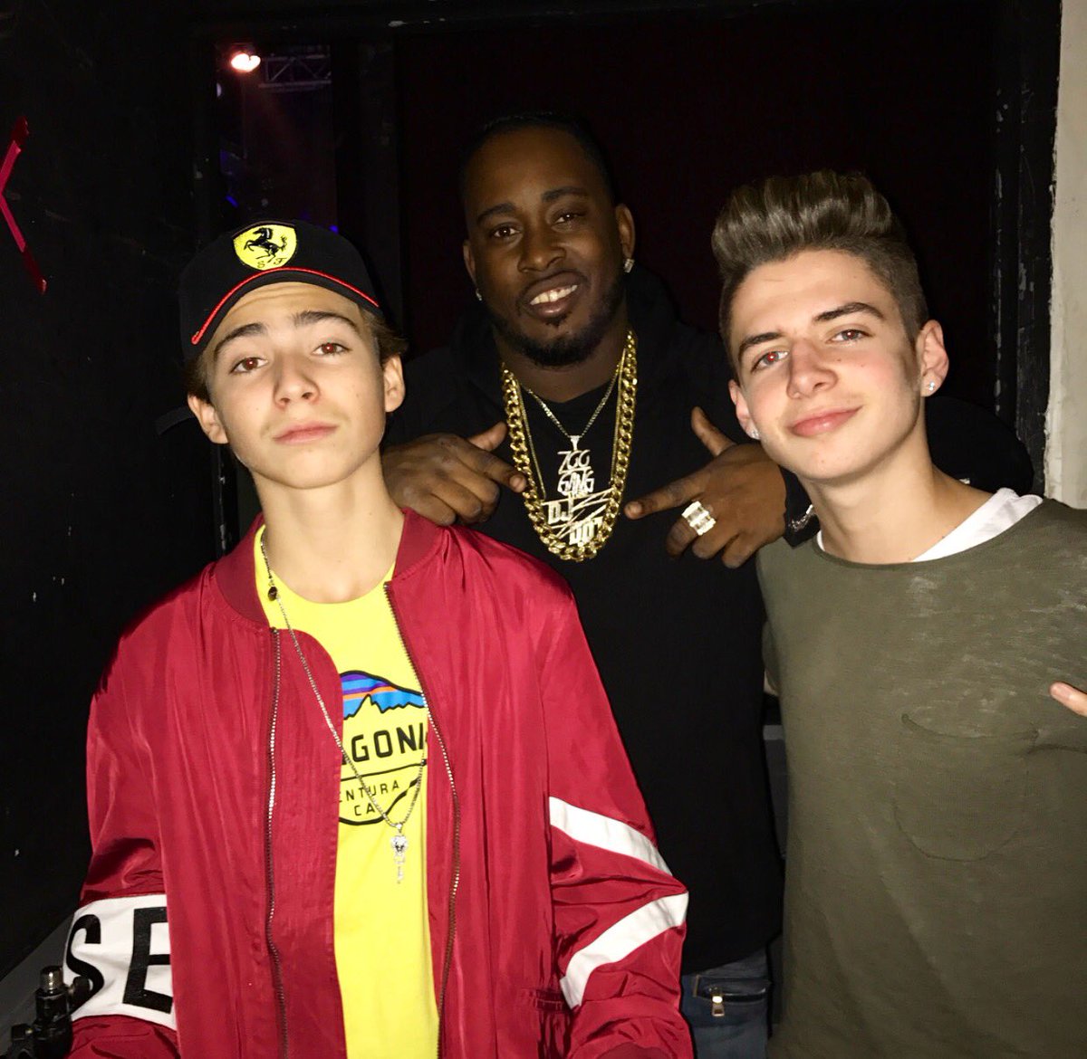 LiamLis's tweet photo. @DigiTour had an awesome performing in NYC today - chillin with @bruhitszach @DjSdot1738 https://t.co/Bh7oFxB5Lg