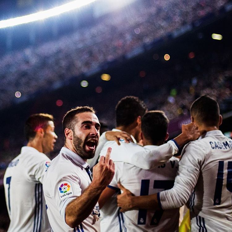 Bolanet's tweet photo. https://t.co/SOmNtkbZFd - Carvajal Acungkan Jari Tengah ke Pendukung Barca https://t.co/n2YoIukimo