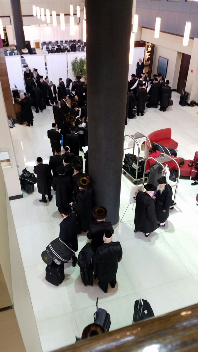 LocalBP's tweet photo. Arriving to the hotel for #Stamar Shabbos for 60 years and up. https://t.co/EcTm2bngW9