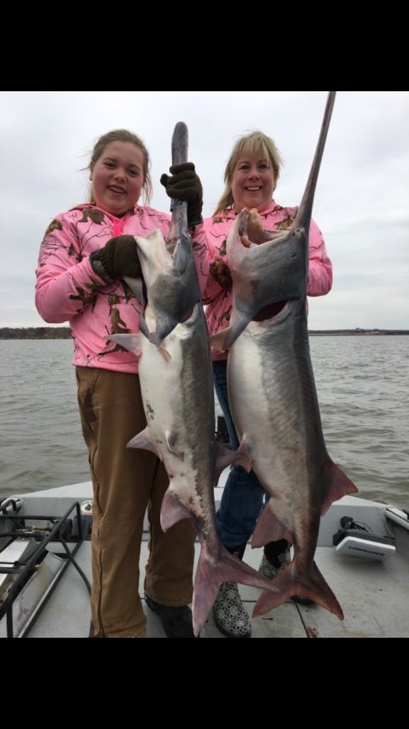 momwith2girls's tweet image. Spoonbill fishing weekend to celebrate Kate's 13 birthday! #32lbs and #67lbs!!