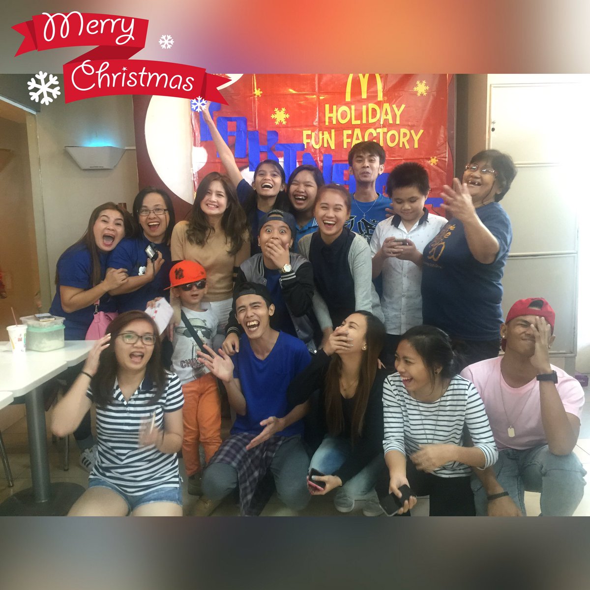 taki___saito's tweet photo. ATM with the @Takinatics_ofc 💋Have a blessed Sunday mga Ka TROPS 🙏🙏😘😘 #ARMY SQUADZ is LOVE💚💚💚 #TakiNatics https://t.co/VRoh8SPxQk