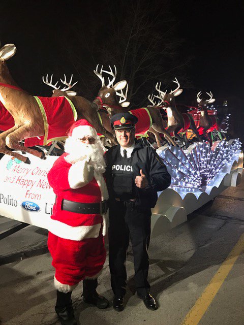 A wonderful evening at the <a href="/PtboKinsmen/">Peterborough Kinsmen</a> parade! #Santa says have a safe and happy holiday season!