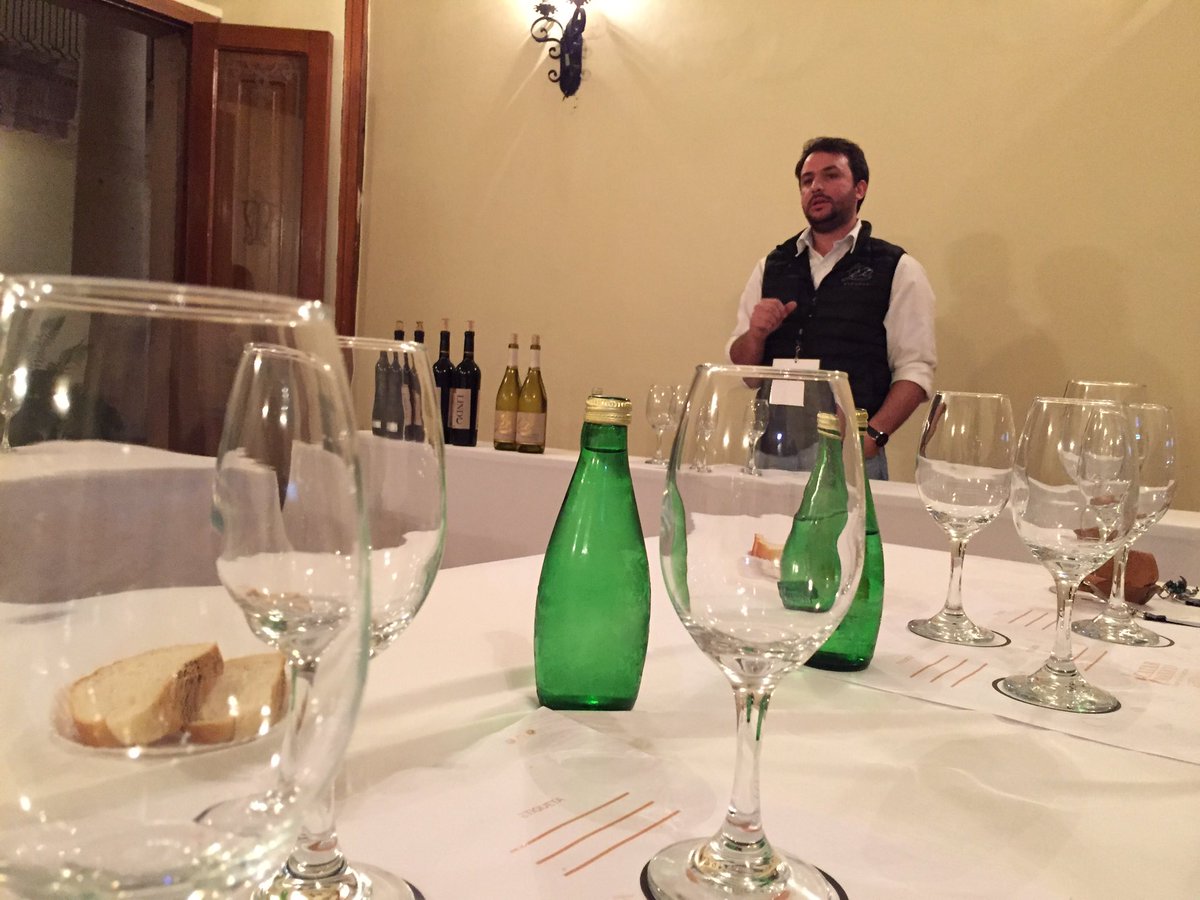 VinedosMex's tweet photo. A punto de comenzar la cata de @VinosDonLeo un viñedo en el #ValleDelTunal en @catarmexico https://t.co/JFSpVaRYek