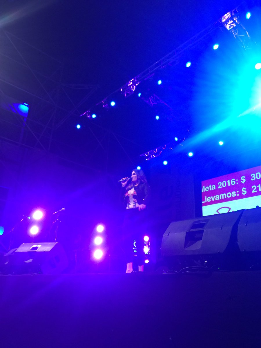 TeletonO's tweet image. La gran katy Orellana canta en Ovalle apoyando @Teleton #ElAbrazoDeChile llevamos $102.435.00 falta poco para los $150.000.000