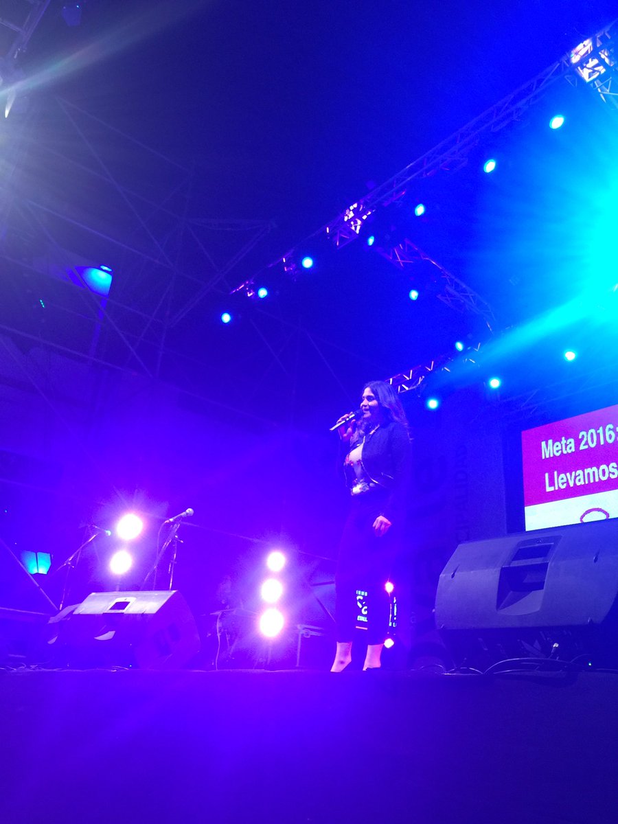 TeletonO's tweet image. La gran katy Orellana canta en Ovalle apoyando @Teleton #ElAbrazoDeChile llevamos $102.435.00 falta poco para los $150.000.000