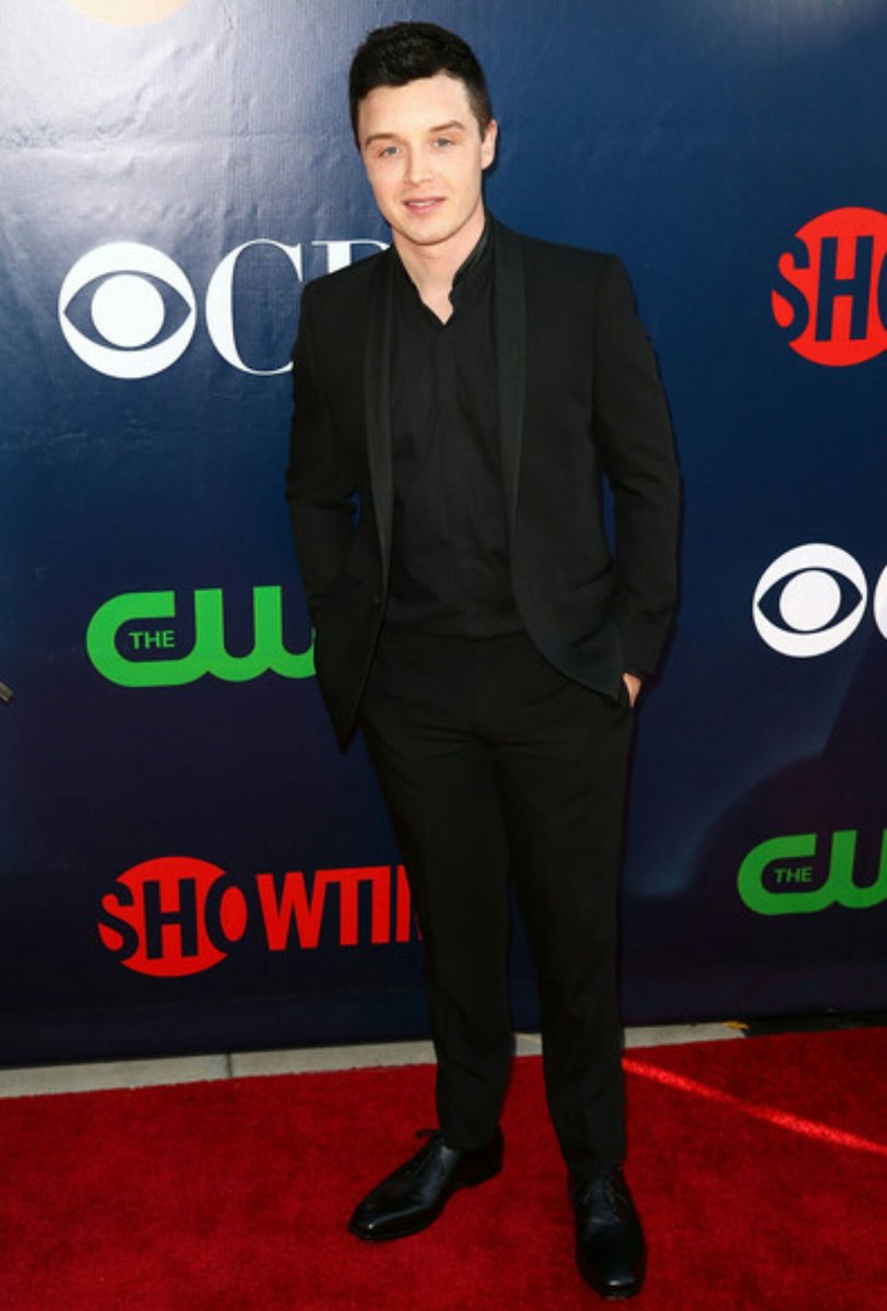 allabaomar's tweet photo. This all black look was EVERYTHING, nothing compares to my man. https://t.co/2qICtFusrx