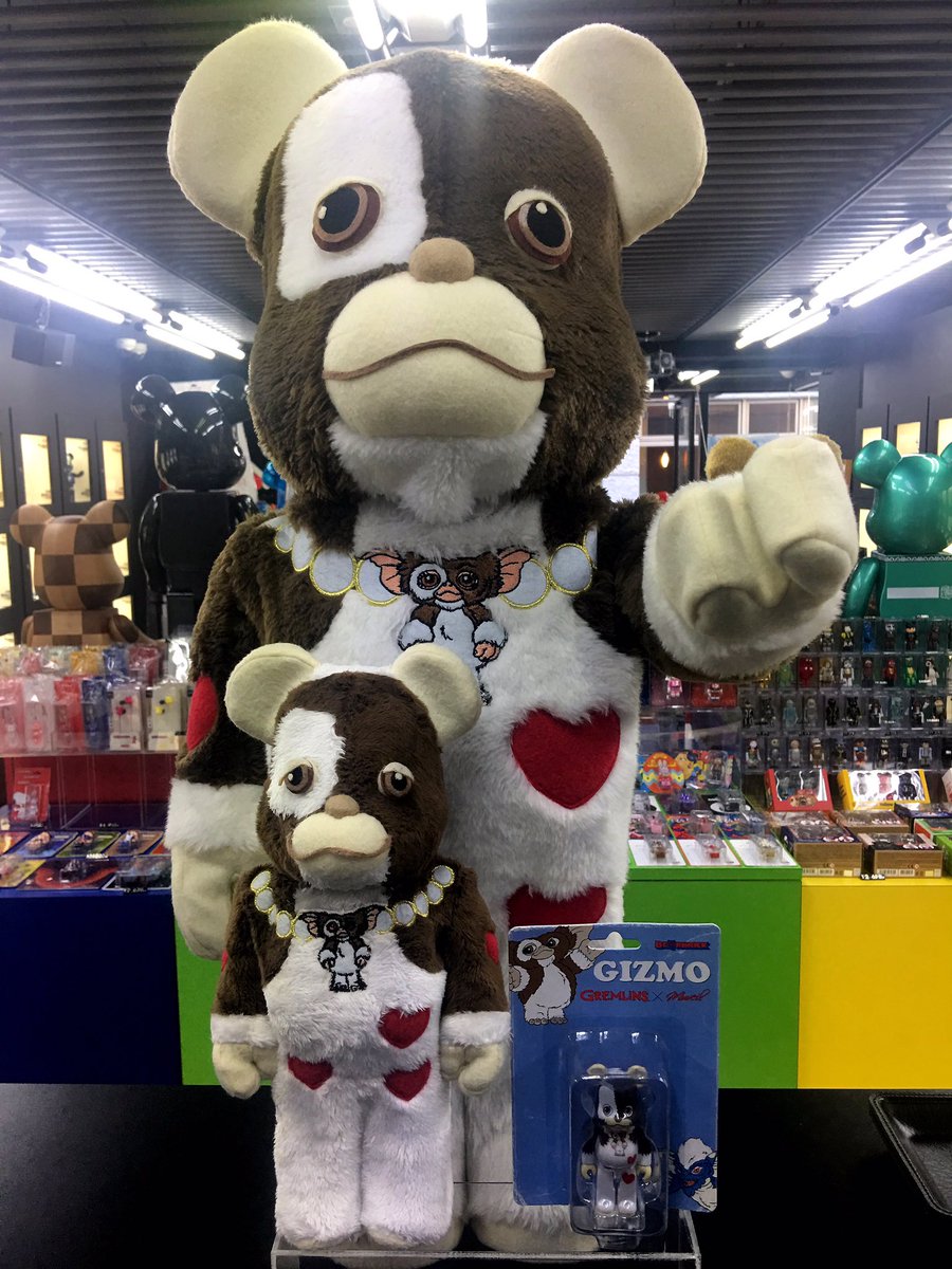 株式会社メディコム トイ در توییتر Today S Project1 6 Be Rbrick Gizmo Muveil Ver 大好評発売中 圧倒的存在感の1000 と400 はかわいい着ぐるみ仕様 100 はプリント仕様の眠たそうなギズモがとっても可愛いです クリスマスプレゼントはこれで決まり